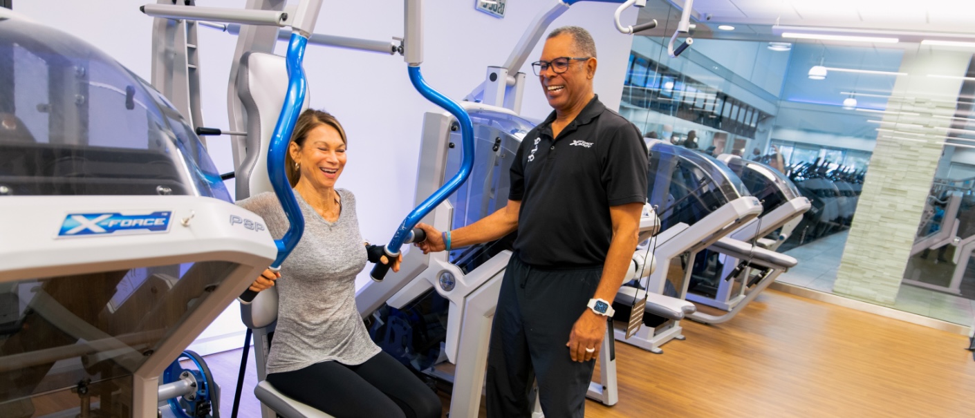 Coach and client on XForce negative weight machines