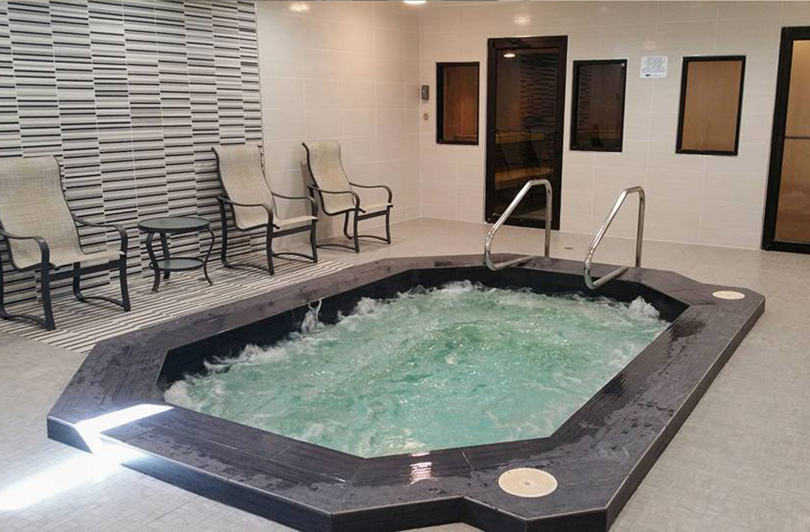 hot tub at ghf women